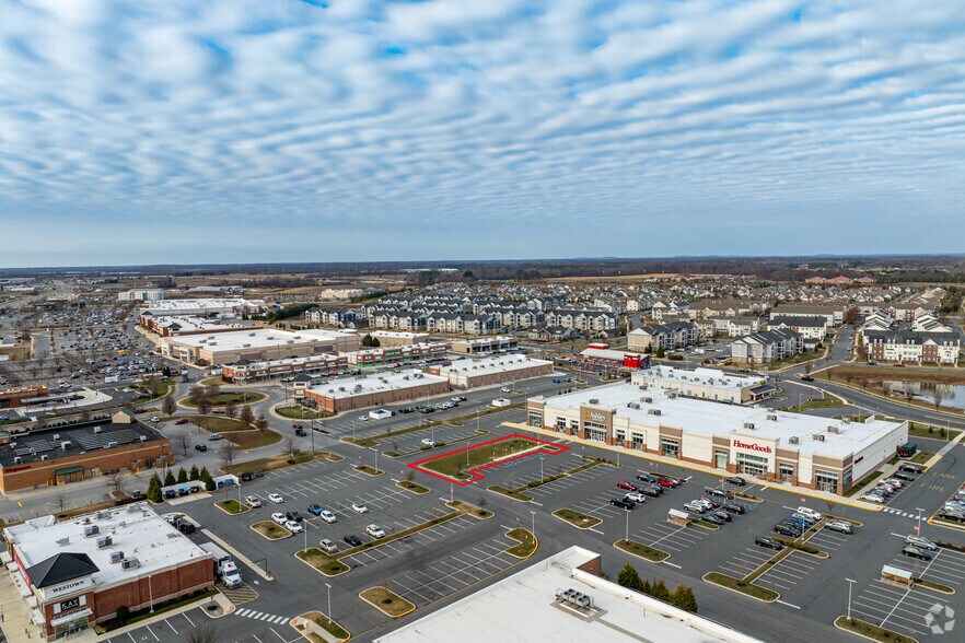 More Photos Of 1006 Bunker Hill Rd, Middletown Freestanding For Lease