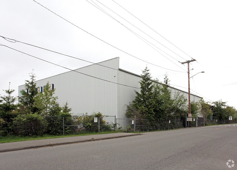 More Photos Of 18060 Des Moines Memorial Dr S, Seatac Service For Sale