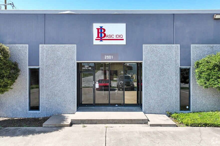 More Photos Of 2901 Suffolk Dr, Fort Worth Warehouse For Lease