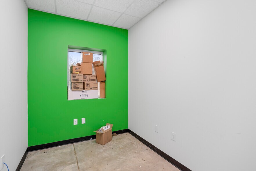 More Photos Of 2702 Fort Worth Hwy, Hudson Oaks Warehouse For Sale