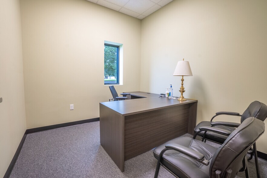 More Photos Of 227 Monogard Dr, Manchester Medical For Sale