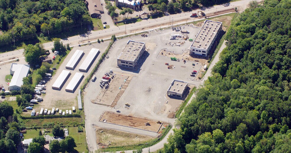 More Photos Of 670 Balm Beach Rd E, Midland Unknown For Lease