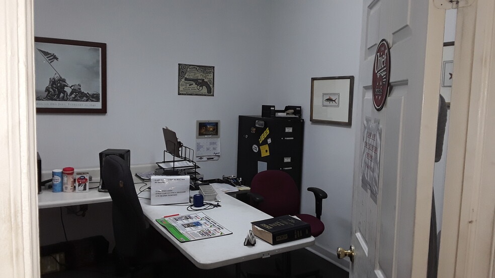 More Photos Of 108 Osceola St, Gastonia Warehouse For Lease