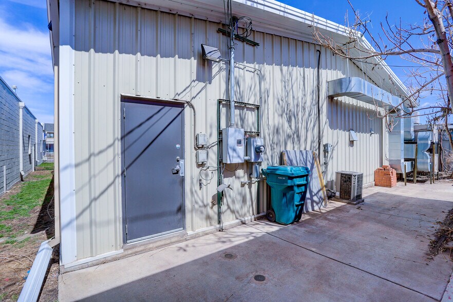 More Photos Of 920 W Mississippi Ave, Denver Warehouse For Sale