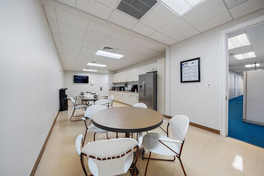 More Photos Of 500 Columbia Dr, West Palm Beach Office For Lease