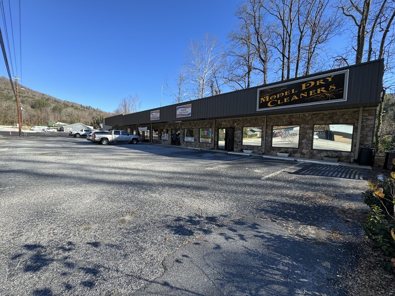 Primary Photo Of 1116 Old 441 N, Clayton Storefront Retail Office For Sale