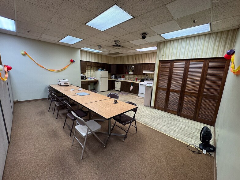 More Photos Of 243 E Main St, Alliance Apartments For Sale