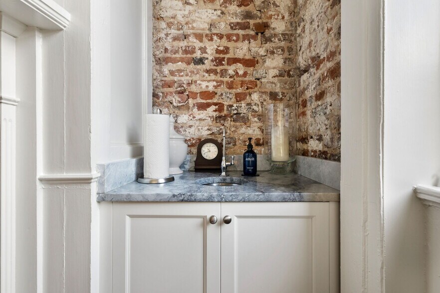 More Photos Of 21 Broad St, Charleston Storefront Retail Residential For Sale