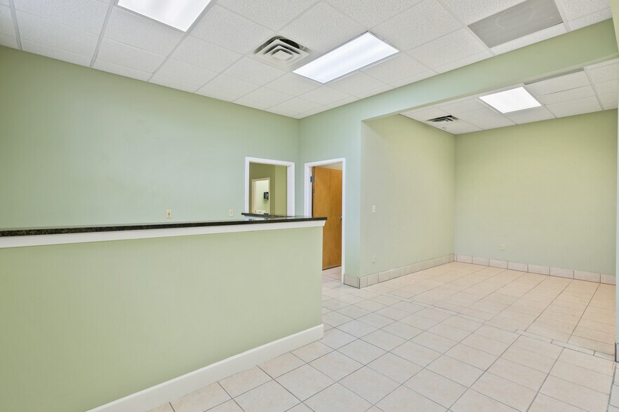 More Photos Of 2255 Dunn Ave, Jacksonville Medical For Lease