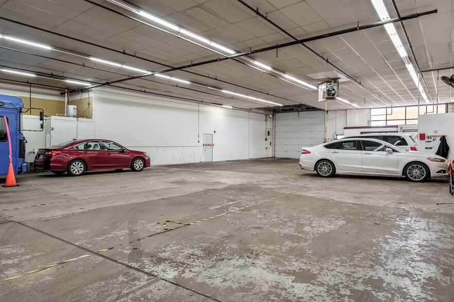 More Photos Of 727 1st Ave, Rockford Industrial For Sale