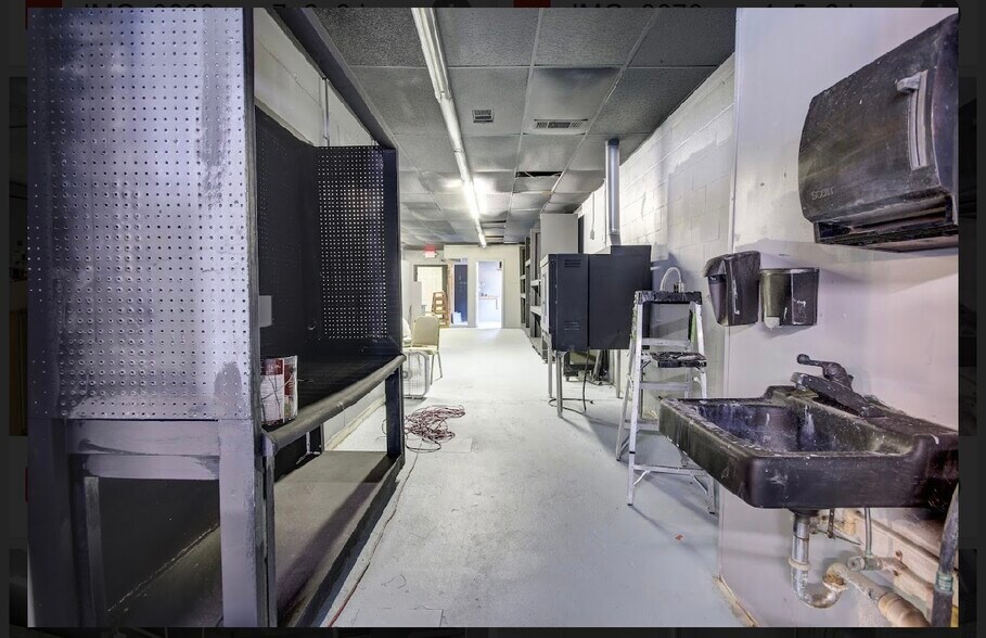 More Photos Of 1916 Cedar Dr, La Marque Restaurant For Lease