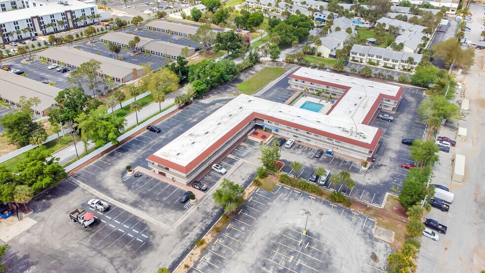 More Photos Of 7455 W Irlo Bronson Memorial Hwy, Kissimmee Hotel For Sale