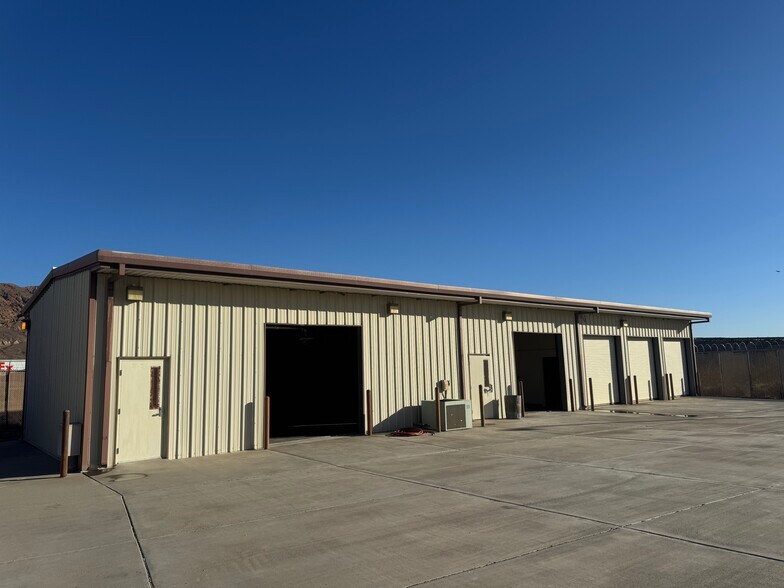 More Photos Of 36184 1st St, Yermo Warehouse For Lease