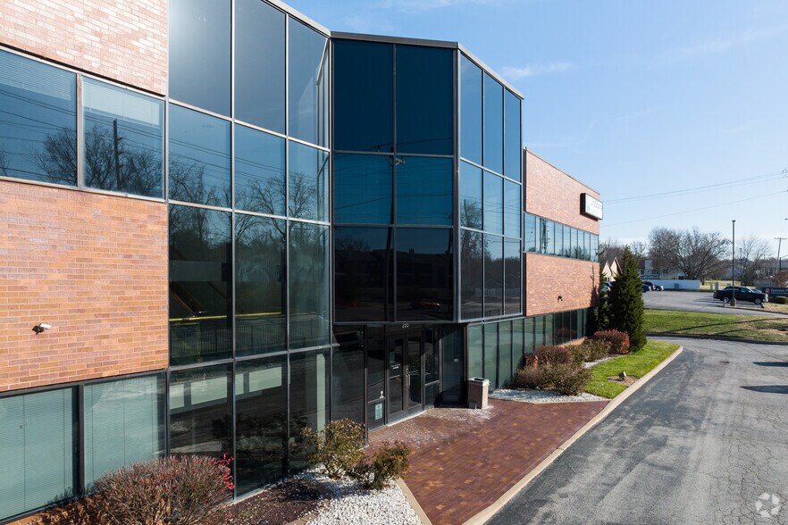 More Photos Of 255 Spencer Rd, Saint Peters Office For Lease