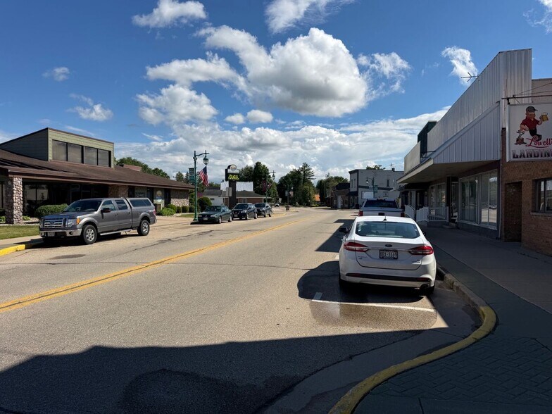 More Photos Of 125 N Main St, Marion Storefront Retail Residential For Sale
