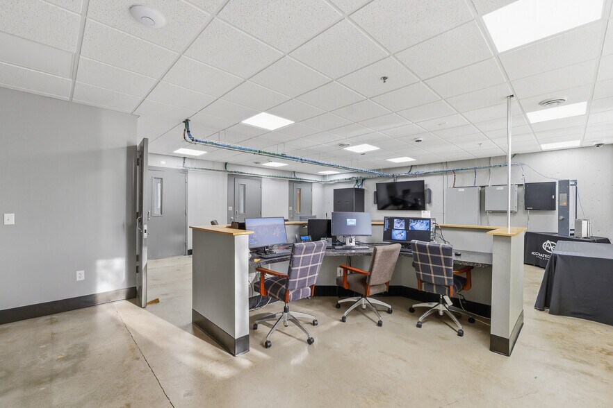 More Photos Of 424 E Oshkosh St, Ripon Manufacturing For Sale