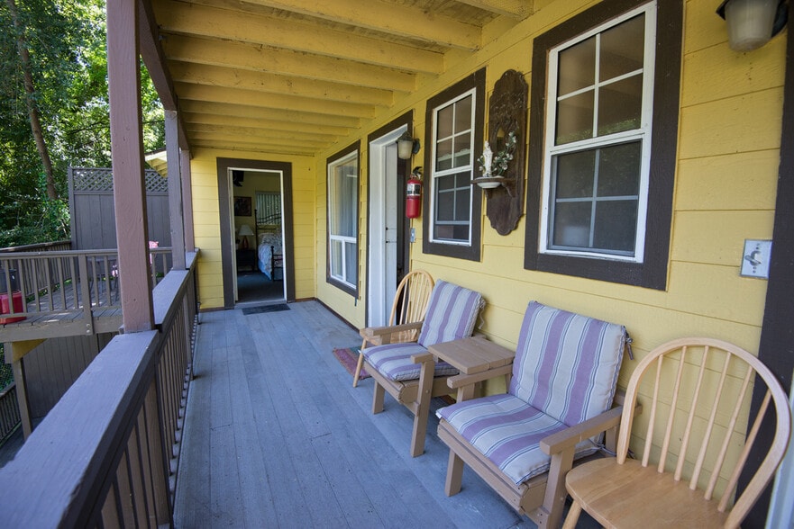 More Photos Of 20250 Highway 116, Monte Rio Hotel For Sale