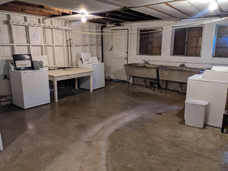 More Photos Of 1101 Washington Ave, Alton Apartments For Sale