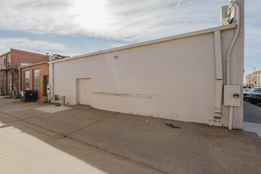 More Photos Of 724 N Main St, Newton Storefront For Sale