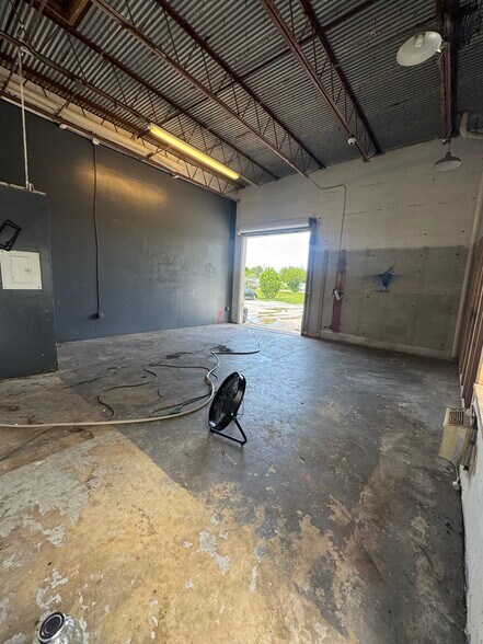 More Photos Of 1562 SE Village Green Dr, Port Saint Lucie Light Manufacturing For Lease