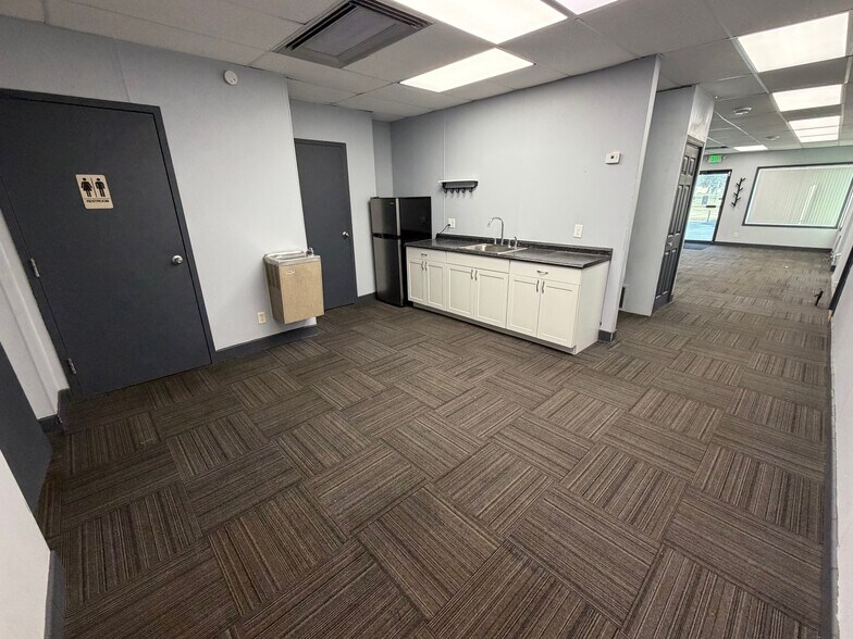 More Photos Of 60 N Brown Ave, Terre Haute General Retail For Lease