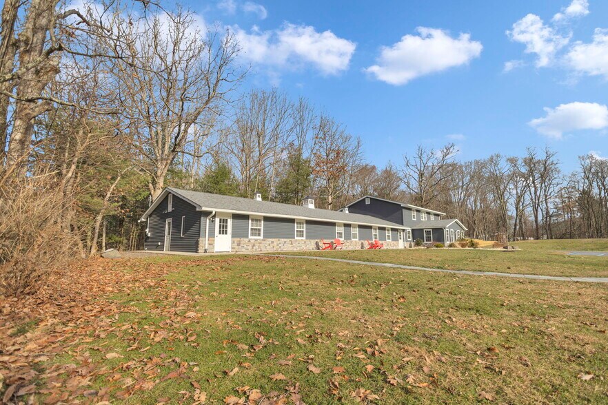 More Photos Of 106 Carr St, Nicholson Assisted Living For Sale
