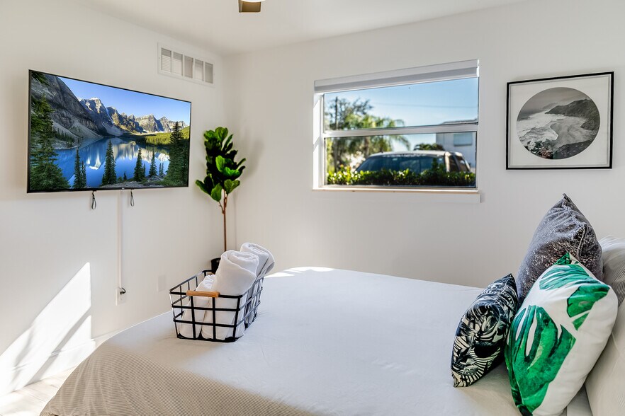 More Photos Of 402 Ocean Breeze, Lake Worth Beach Apartments For Sale