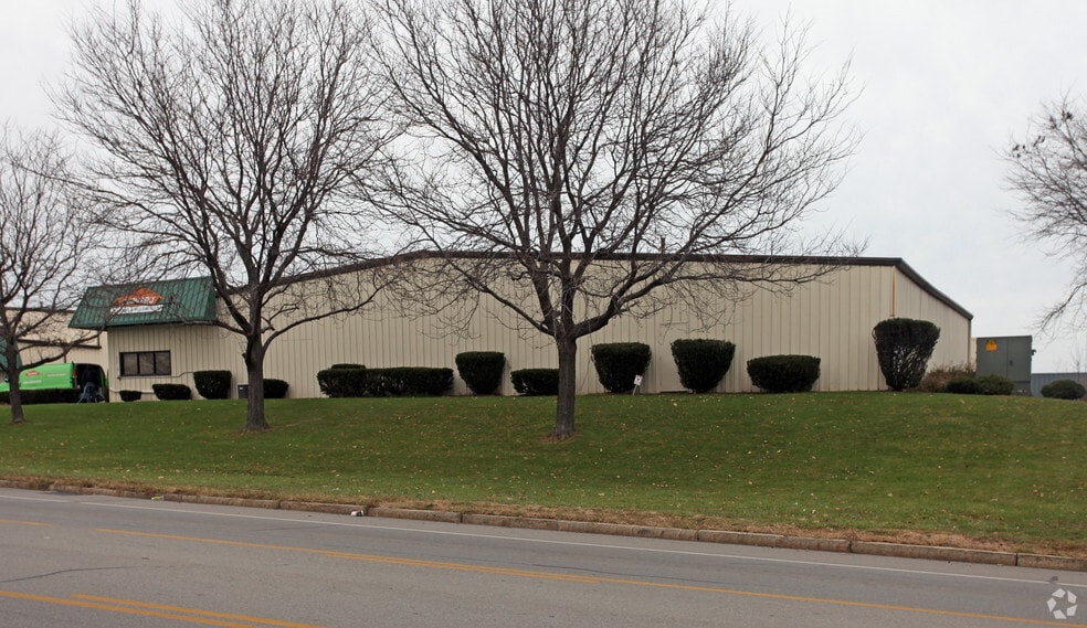 More Photos Of 1520 Emerson St, Rochester Warehouse For Lease