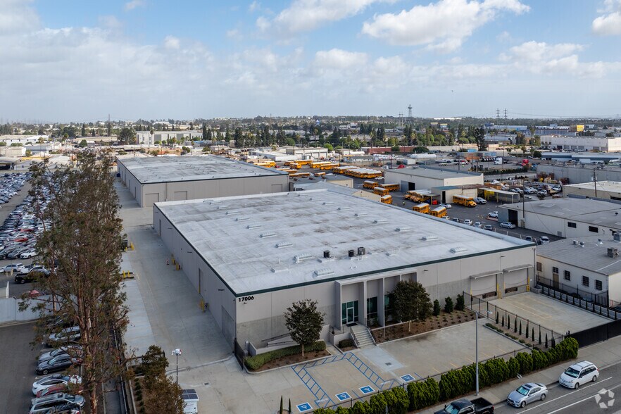 More Photos Of 17006 S Figueroa St, Gardena Warehouse For Lease