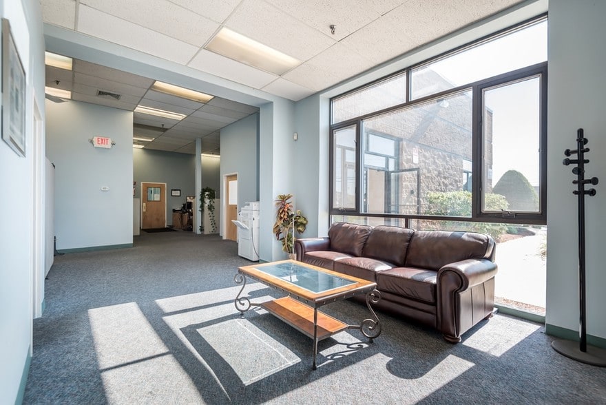 More Photos Of 160 Stedman St, Lowell Warehouse For Lease