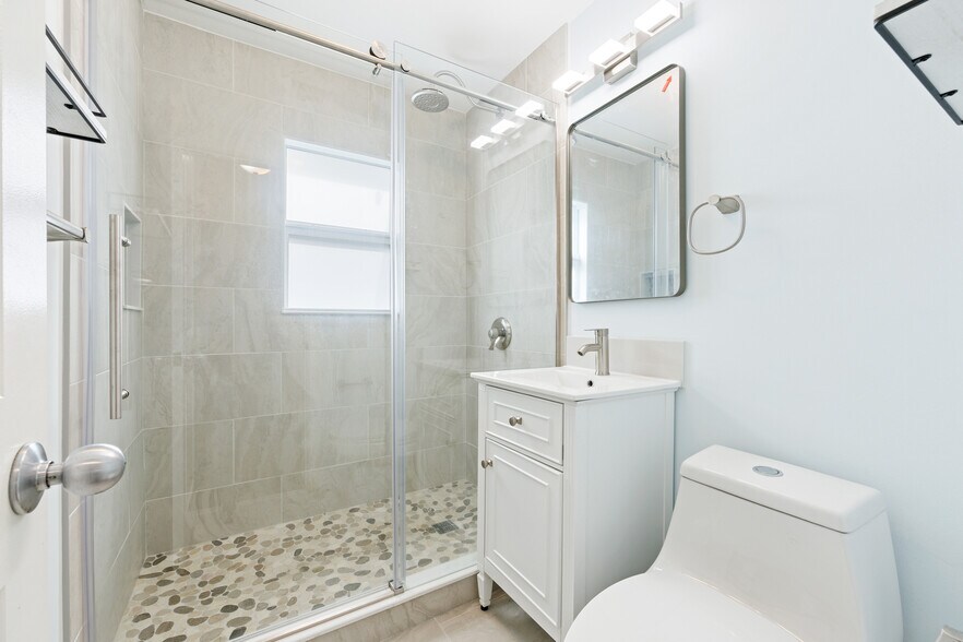 More Photos Of 112 Milton St, Lantana Apartments For Sale