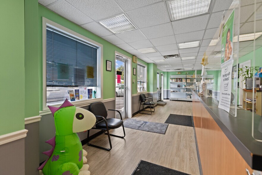 More Photos Of 5915 Belair Rd, Baltimore Veterinarian Kennel For Sale