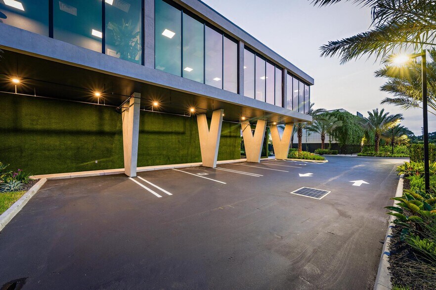 More Photos Of 11700 SE Shell Ave, Hobe Sound Loft Creative Space For Sale