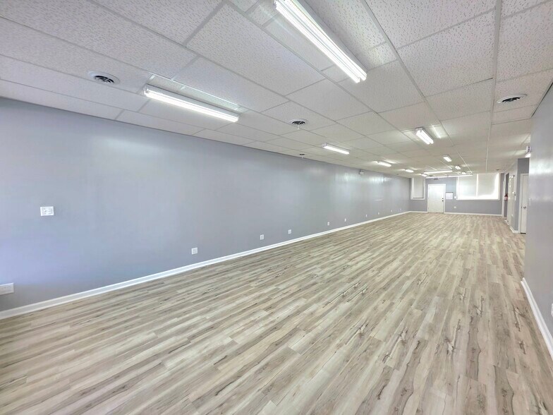 More Photos Of 3123 W 63rd St, Chicago Storefront Retail Residential For Lease