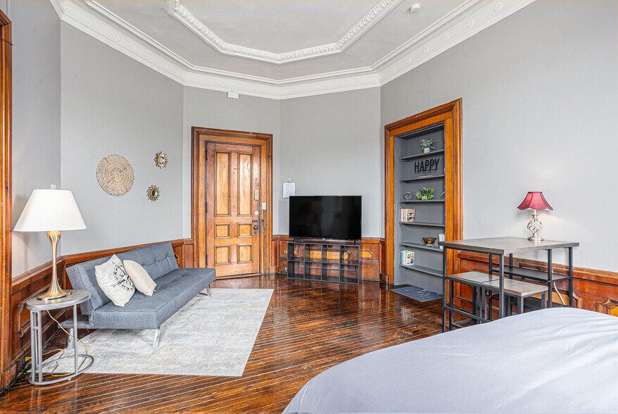 More Photos Of 701 Center Ave, Bay City Apartments For Sale