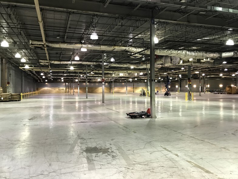 More Photos Of 3036 Gillespie St, Fayetteville Manufacturing For Lease