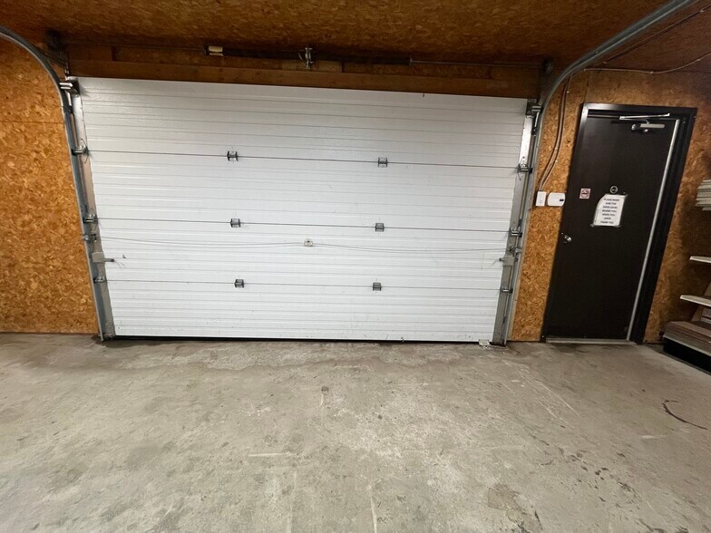 More Photos Of 419 St Clair St, Chatham Storefront For Lease