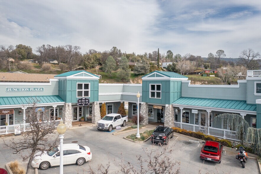 More Photos Of 40282 Highway 41, Oakhurst Freestanding For Sale