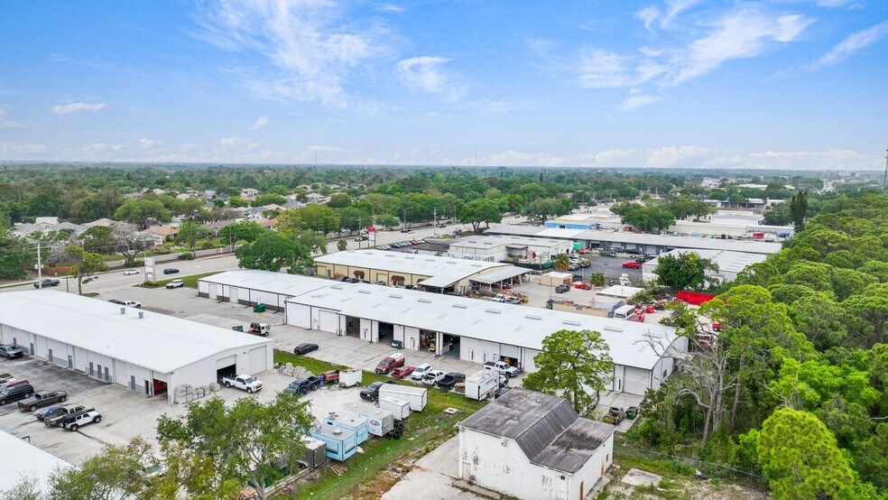 More Photos Of 1985 Cattlemen Rd, Sarasota Warehouse For Sale
