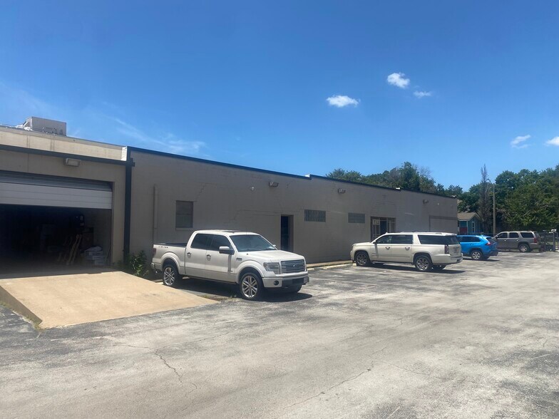 More Photos Of 2001 Saint Louis Ave, Fort Worth Warehouse For Sale