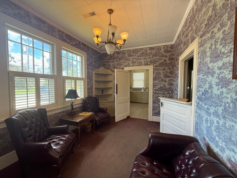 More Photos Of 718 Madison Ave N, Douglas Office Residential For Sale