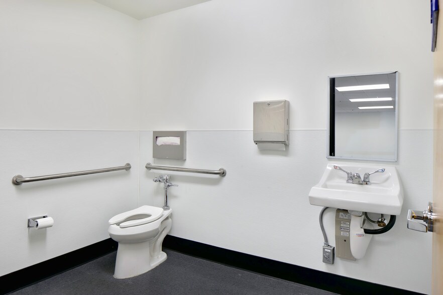 More Photos Of 1379-1399 W Foothill Blvd, Upland Unknown For Lease