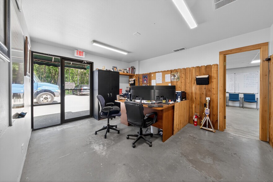 More Photos Of 3484 FM 2813, Flint Warehouse For Sale