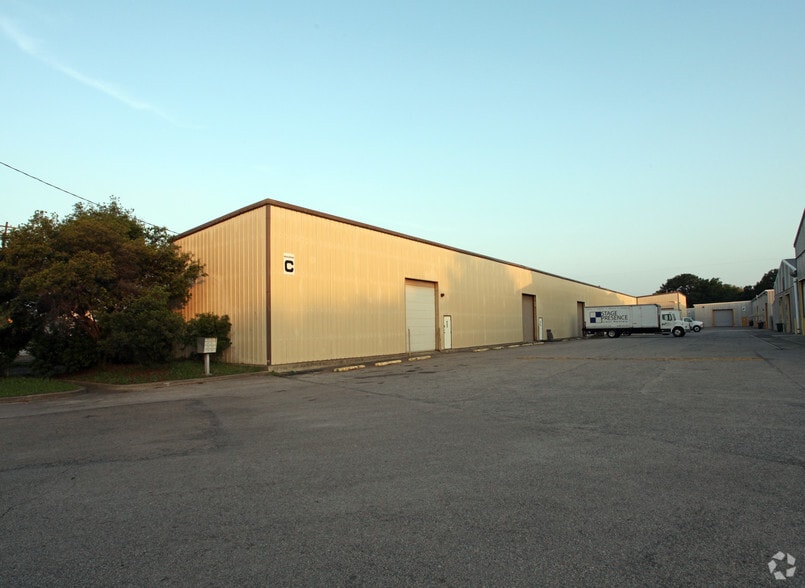 More Photos Of 62 Brigade St, Charleston Warehouse For Lease