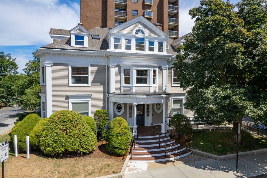 More Photos Of 1269 Beacon St, Brookline Medical For Lease