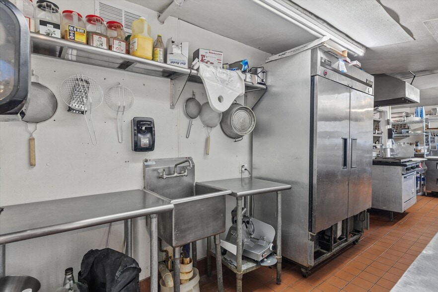 More Photos Of N8240 County Hwy E, Watertown Bar For Sale