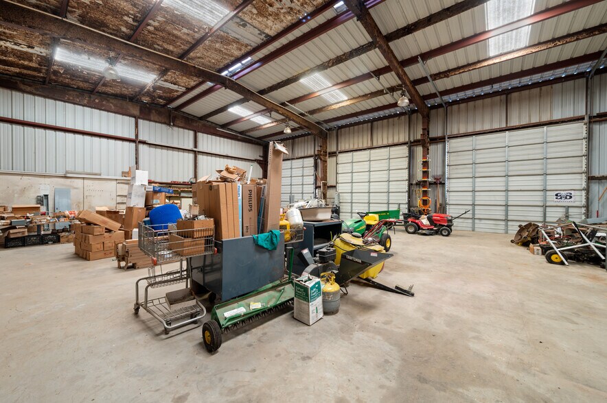 More Photos Of 7 Hills Rd, Newark Warehouse For Sale