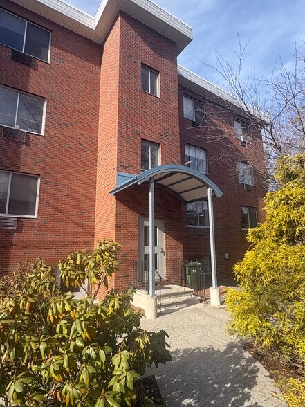 More Photos Of 440 Totten Pond Rd, Waltham Office For Lease