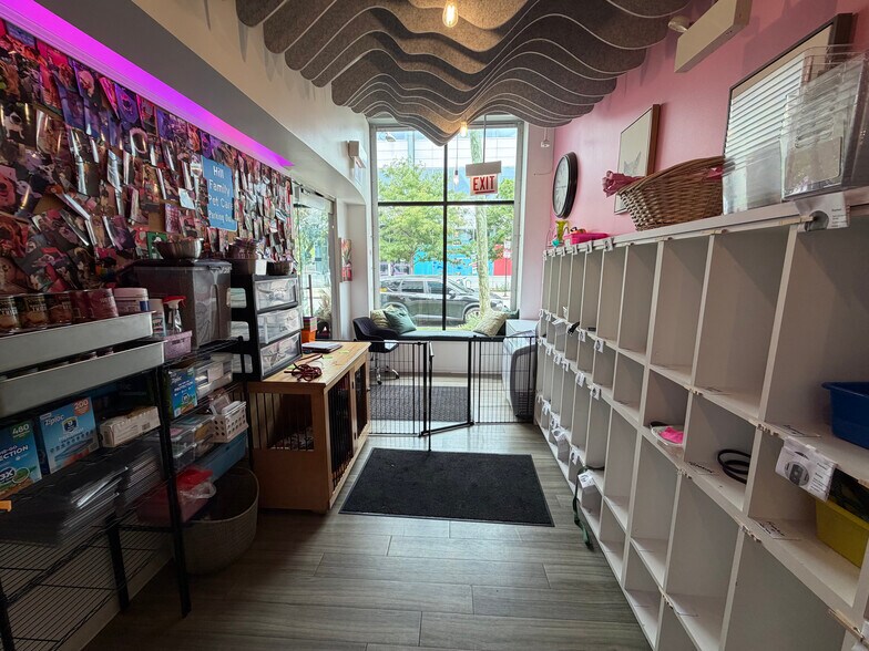 More Photos Of 819-823 W Eastman St, Chicago Freestanding For Lease