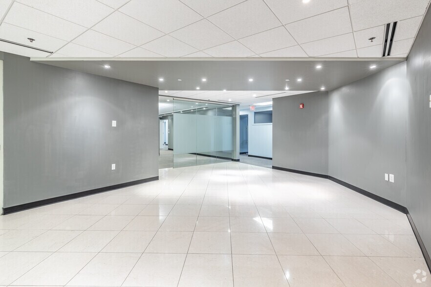 More Photos Of 2900 K St NW, Washington Office For Sale